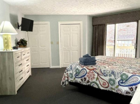 *COMFY BEACH RETREAT*Chelsea House*3 Bedroom*Pool & Hot Tub*J16